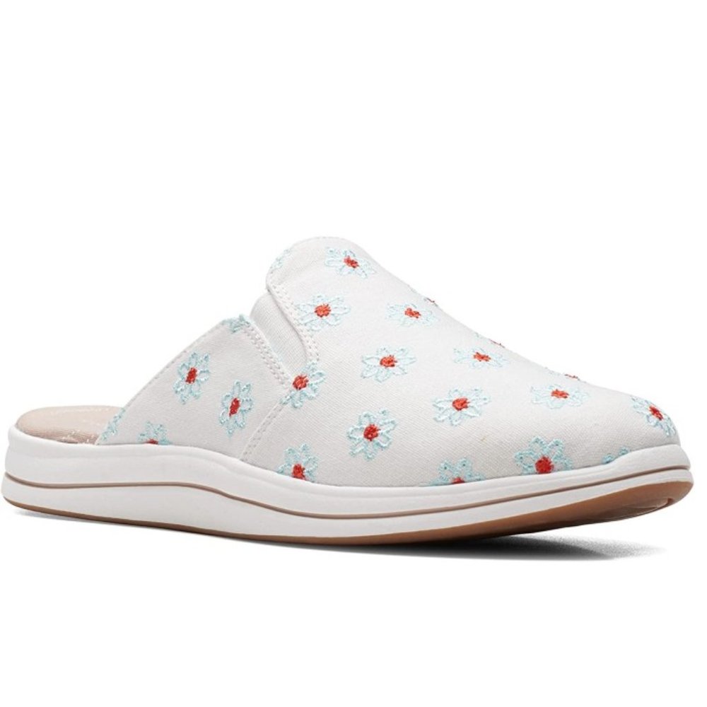 Clarks Breeze Shore Flower Embroidered Natural Canvas Mule